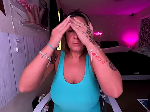 bossyroxy84 online show from September 16, 6:31 pm