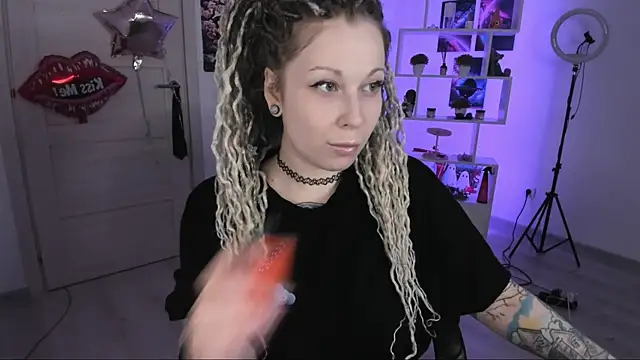 HoneySallyMoore online show from October 22, 3:45 pm