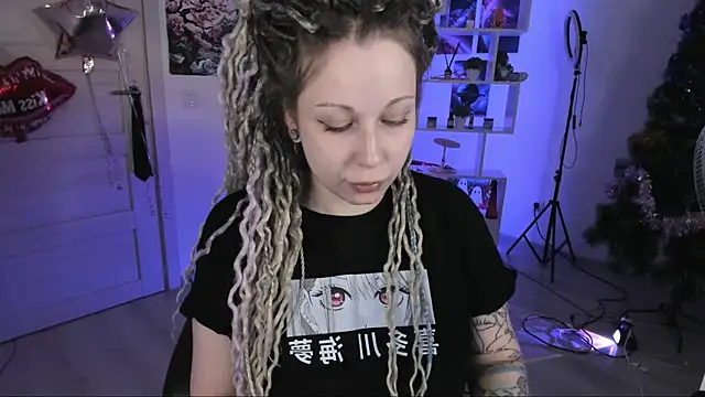 HoneySallyMoore online show from December 4, 2:10 am