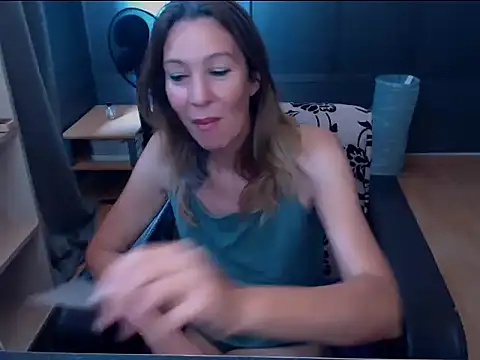 hannaha online show from July 15, 7:24 am