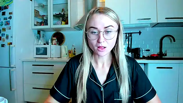 your Goddess Eva online show from November 18, 8:46 pm