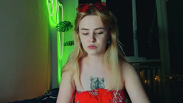 Alexa Pirs online show from March 3, 5:29 pm