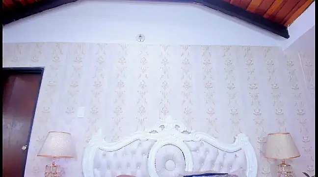 TianahGlow online show from February 26, 11:59 pm