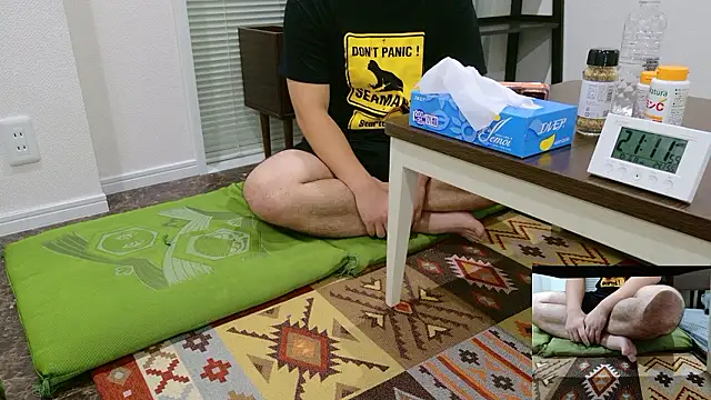 Snapshot of YARASERO-kun chatting on October 6, 12:13 pm YARASERO-kun online show from October 6, 12:13 pm