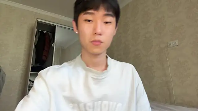 Snapshot of Brian_Stars chatting on July 16, 7:14 am Brian Stars online show from July 16, 7:14 am
