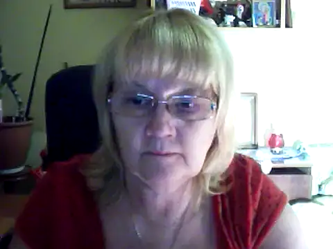 Snapshot of Violet5364 chatting on February 18, 3:54 pm Violet5364 online show from February 18, 3:54 pm