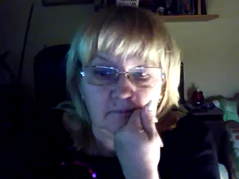 Snapshot of Violet5364 chatting on February 27, 7:58 pm Violet5364 online show from February 27, 7:58 pm