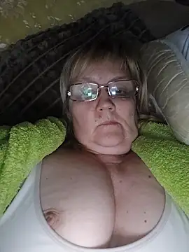 Violet5364 online show from April 28, 8:58 pm
