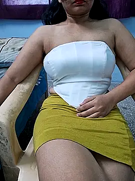 Snapshot of Jassi_Does chatting on February 21, 9:13 am Jassi Does online show from February 21, 9:13 am