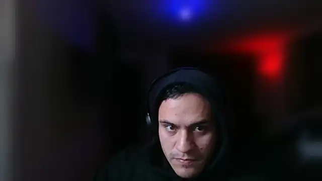 Snapshot of Andresbogota11 chatting on July 14, 5:40 pm Andresbogota11 online show from July 14, 5:40 pm