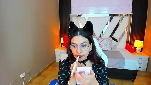 Cristin Petite online show from February 17, 6:37 pm