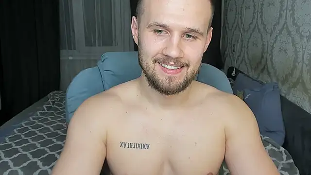 Snapshot of Vladik_b chatting on February 12, 10:04 pm Vladik b online show from February 12, 10:04 pm