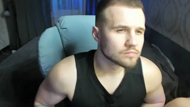 Snapshot of Vladik_b chatting on March 17, 5:38 pm Vladik b online show from March 17, 5:38 pm