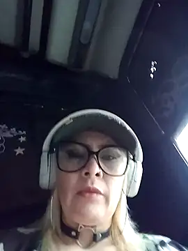 CandieGilson   online show from February 13, 11:39 am