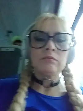 CandieGilson   online show from May 28, 11:29 am