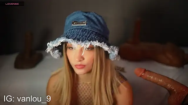 Vaniluu 9 online show from November 19, 11:38 pm