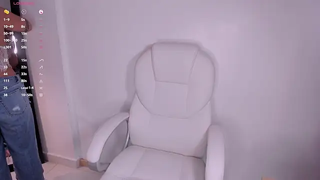 julietaevanns online show from March 2, 3:34 am