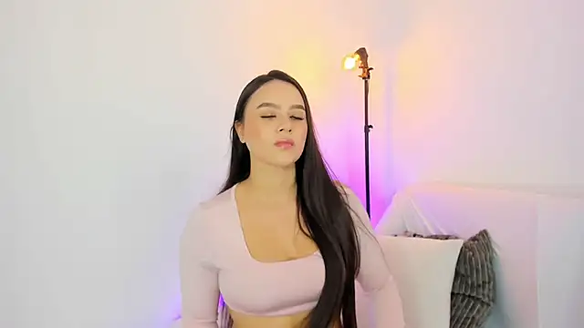 NicoleVegaa  online show from September 27, 10:15 pm