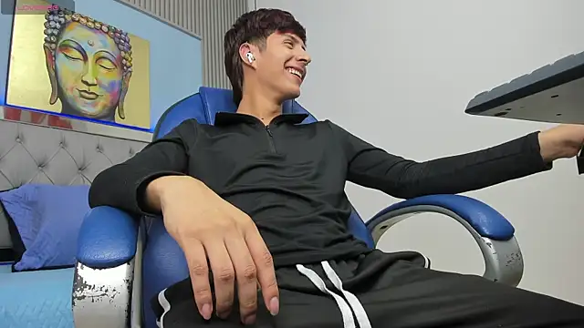 Estiv18  online show from January 10, 2:46 am