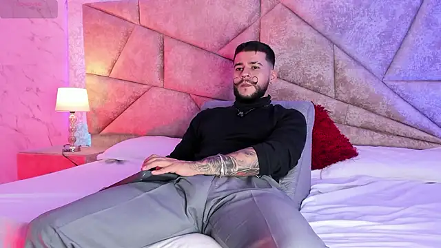 Snapshot of DickGriffith_ chatting on February 22, 10:25 am DickGriffith online show from February 22, 10:25 am