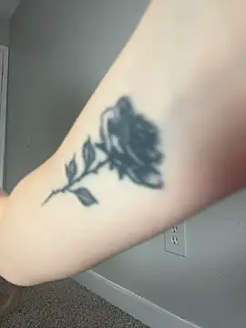 Snapshot of angelicasn0w chatting on February 15, 2:47 pm angelicasn0w online show from February 15, 2:47 pm