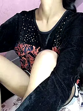 Snapshot of Queen_myra1 chatting on February 14, 6:19 pm Queen myra1 online show from February 14, 6:19 pm