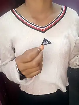 Snapshot of Queen_myra1 chatting on February 19, 6:43 pm Queen myra1 online show from February 19, 6:43 pm