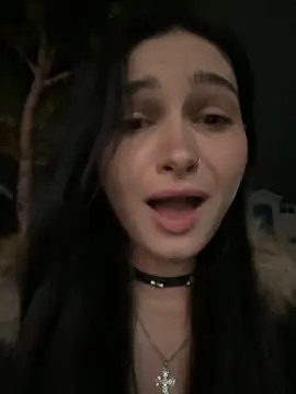 lunalovelee online show from October 9, 3:43 pm