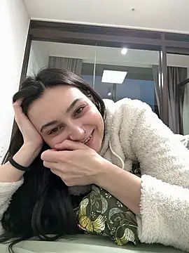 Snapshot of lunalovelee chatting on February 5, 9:14 am lunalovelee online show from February 5, 9:14 am