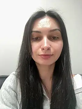 Snapshot of lunalovelee chatting on February 19, 11:17 am lunalovelee online show from February 19, 11:17 am