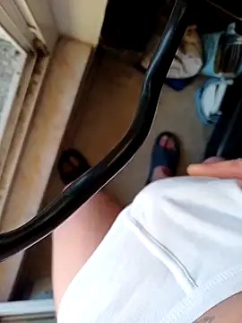 Snapshot of flo000031 chatting on February 27, 4:07 pm flo000031 online show from February 27, 4:07 pm