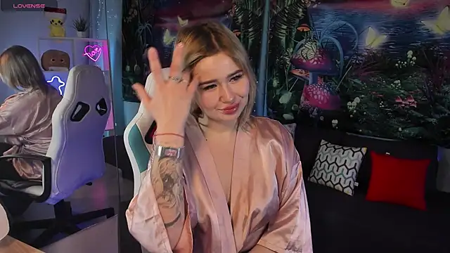 MargoBryan online show from March 5, 8:32 pm