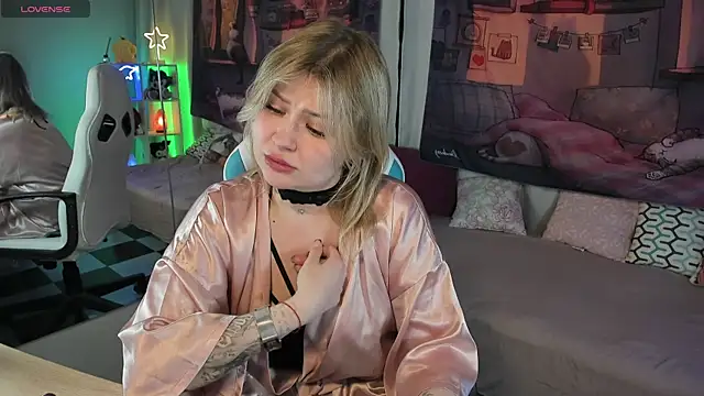 MargoBryan online show from March 13, 7:50 pm