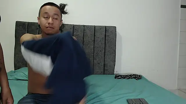 Snapshot of manuel_rey chatting on February 12, 12:58 am manuel rey online show from February 12, 12:58 am