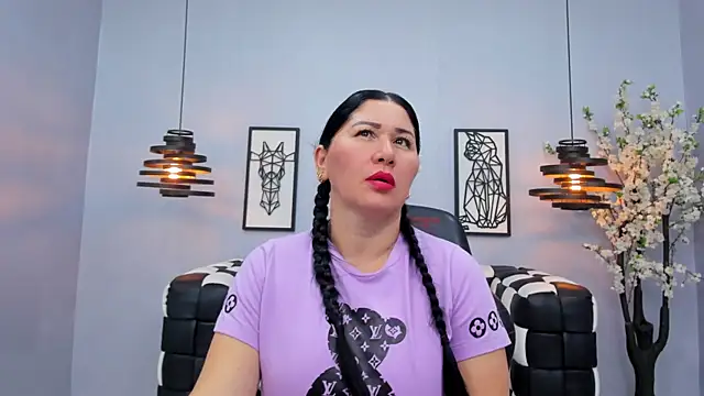 Layla palmer online show from February 17, 1:15 am