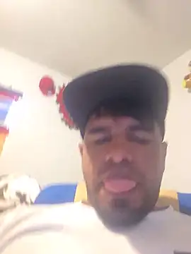 guajiro276565 online show from May 14, 6:04 pm