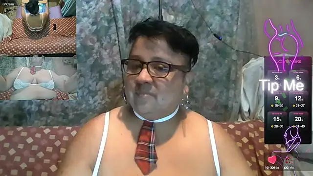 Snapshot of erinadarling79 chatting on September 18, 4:25 am erinadarling79 online show from September 18, 4:25 am