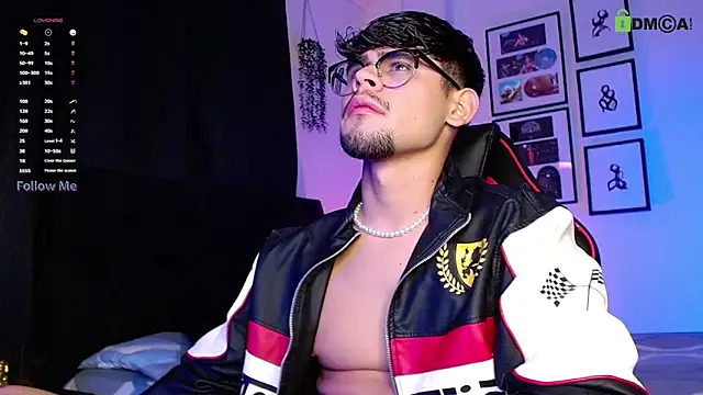 isaac-saenz online show from December 16, 11:21 pm