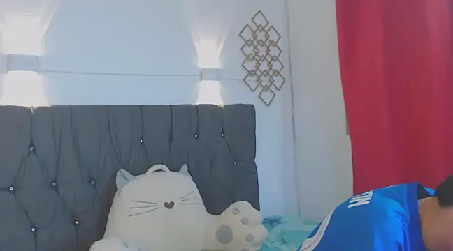 Isak Millan online show from February 12, 2:45 am