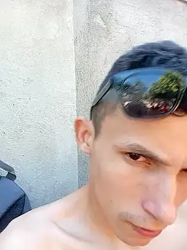 Isak Millan online show from October 5, 8:51 pm