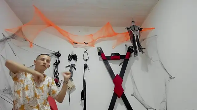 Isak Millan online show from November 1, 10:23 pm