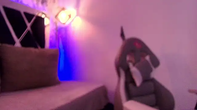 Snapshot of charlotte_bluee chatting on January 15, 6:44 pm charlotte bluee online show from January 15, 6:44 pm