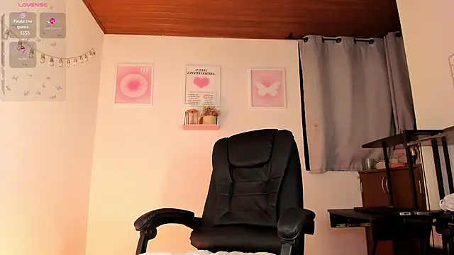 Amygoddess online show from March 11, 5:16 am