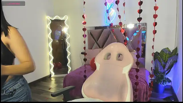 Snapshot of LUDO_KITTY_TAY chatting on February 15, 3:20 am LUDO KITTY TAY online show from February 15, 3:20 am