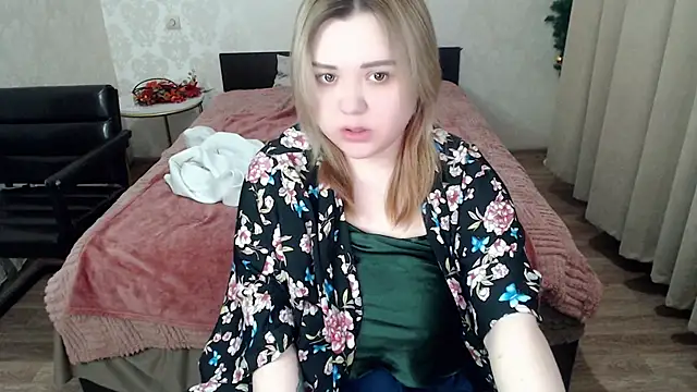 Snapshot of Finna_39 chatting on March 5, 10:54 pm Finna 39 online show from March 5, 10:54 pm