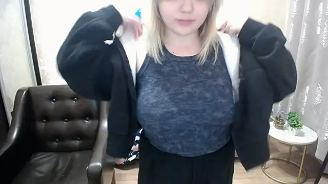 Snapshot of Finna_39 chatting on October 18, 6:41 pm Finna 39 online show from October 18, 6:41 pm