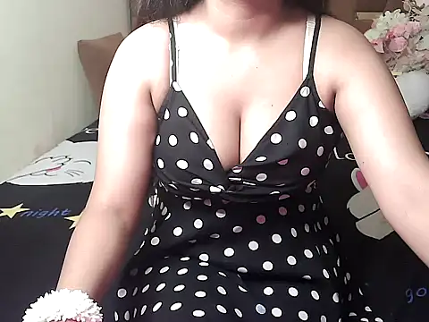 megancatluna online show from September 18, 7:32 am