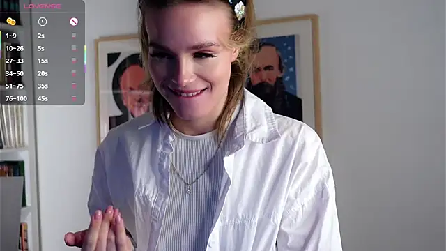 TaiteBayles online show from February 18, 7:32 am