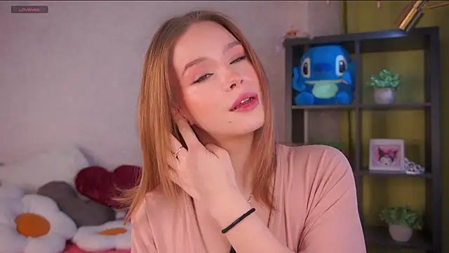 TaiteBayles online show from April 7, 1:39 am