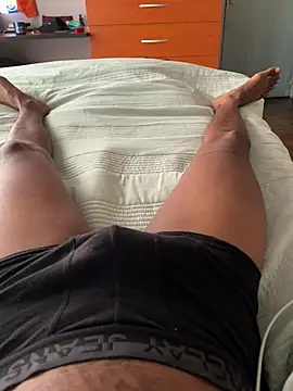 Snapshot of papibbc6989 chatting on February 22, 5:23 am papibbc6989 online show from February 22, 5:23 am